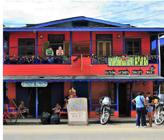 Hostel Heike aan de hoofdstraat van in Bocas del Toro, Panama